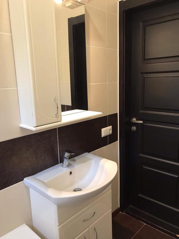 אוזהורוד Gil Apartments, Квартира Студия В Самом Центре Пл Петефи מראה חיצוני תמונה
