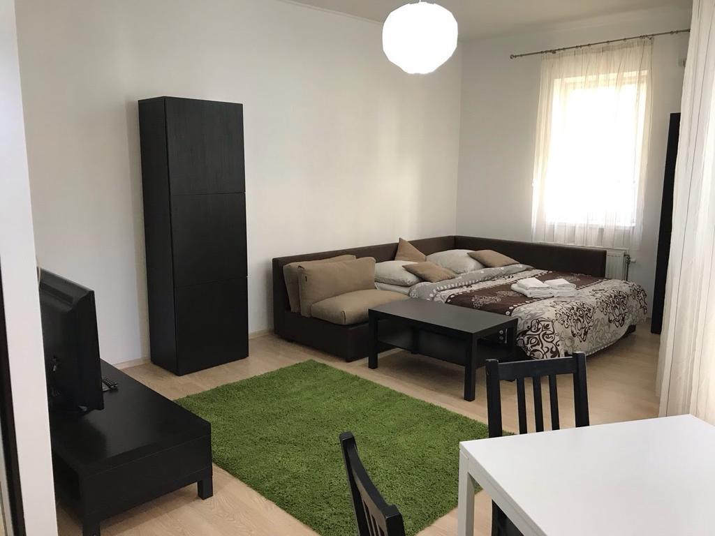 אוזהורוד Gil Apartments, Квартира Студия В Самом Центре Пл Петефи מראה חיצוני תמונה